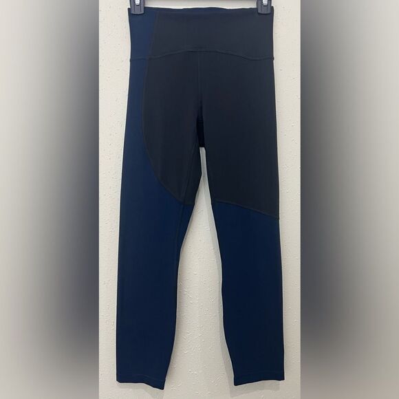 Lululemon Nulu Colour Block High-Rise Crop 23" Black / True Navy Size 4 - Picture 3 of 12